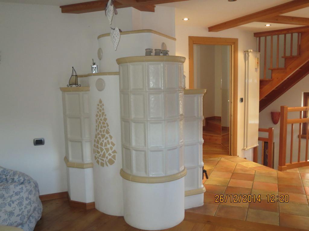 Casa Lucia Apartment Isolaccia Ruang foto