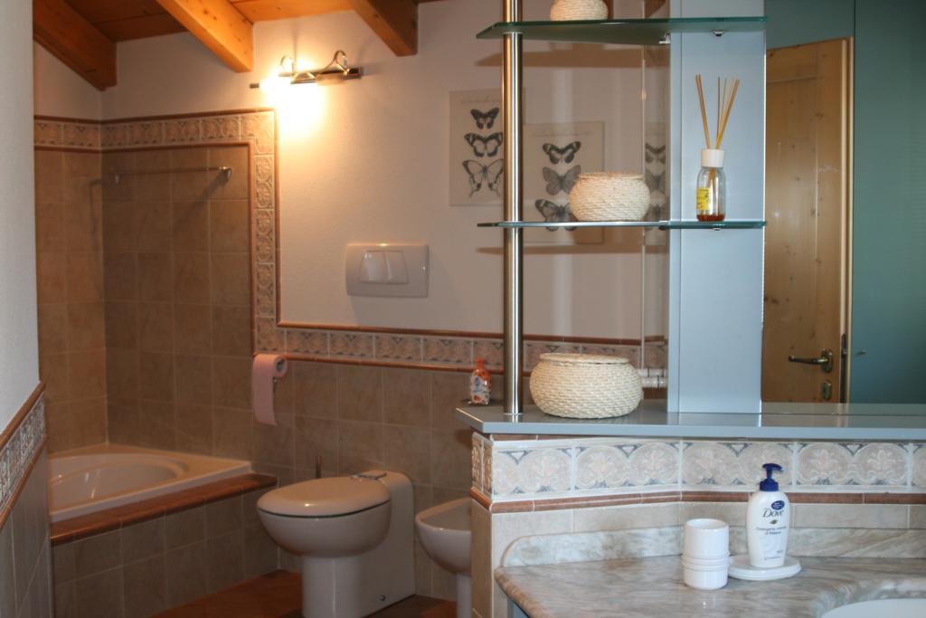 Casa Lucia Apartment Isolaccia Ruang foto