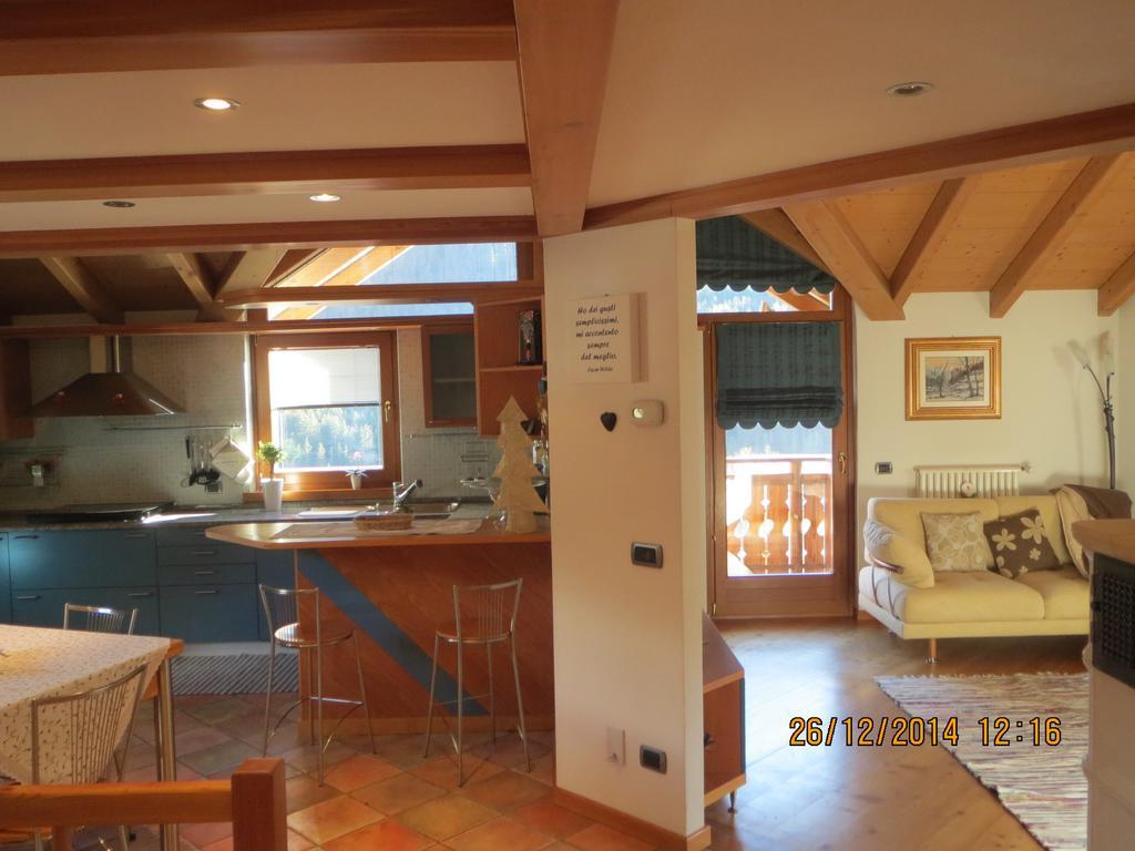 Casa Lucia Apartment Isolaccia Ruang foto