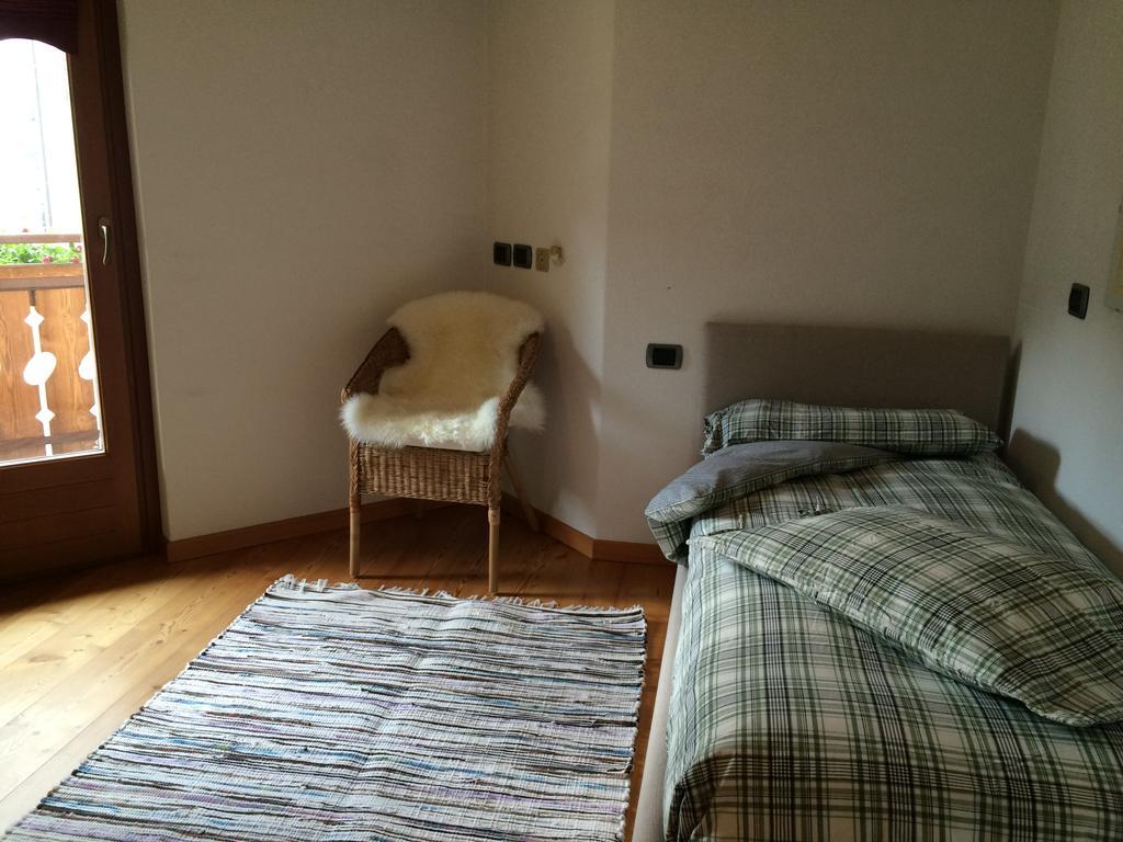 Casa Lucia Apartment Isolaccia Ruang foto